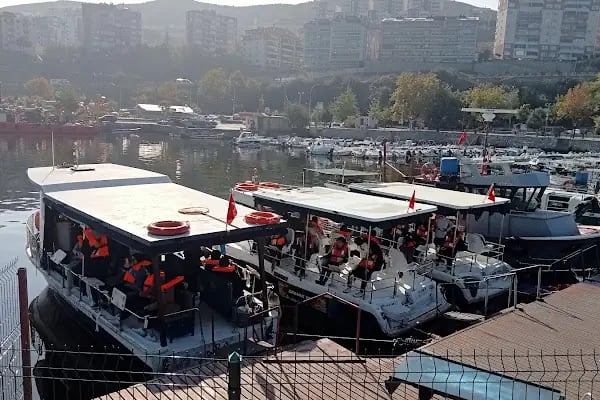 IKARIUSYACHT GEMLİK (SAATLİK, GÜNLÜK TEKNE KİRALAMA) - Resim 10