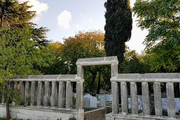 Topkapı Çamlık Mezarlığı - Resim 3