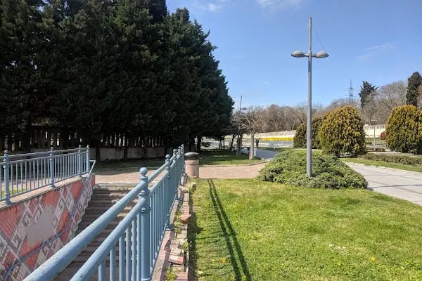 Topkapı Çamlık Mezarlığı - Resim 9