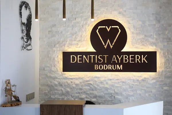 Bodrum Diş Hekimi Ayberk Şafak Benli - Resim 17