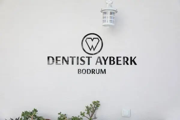 Bodrum Diş Hekimi Ayberk Şafak Benli - Resim 13