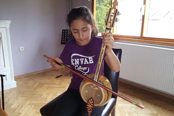 Sümer Ezgü Sanat Akademisi - Resim 8