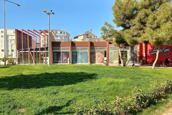 Sümer Ezgü Sanat Akademisi - Resim 4