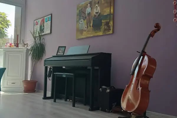 Sümer Ezgü Sanat Akademisi - Resim 15