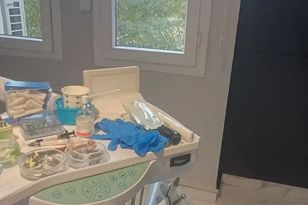DENT 01 ÇENE CERRAHİSİ UZM. DR. Sadi Coşkun KANAL TEDAVİ UZMANI Uzm. Dr. Nihan Nazsız ve DİŞ HEKİMİ Görkem Güzel - Resim 14