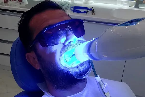 DENT 01 ÇENE CERRAHİSİ UZM. DR. Sadi Coşkun KANAL TEDAVİ UZMANI Uzm. Dr. Nihan Nazsız ve DİŞ HEKİMİ Görkem Güzel - Resim 18