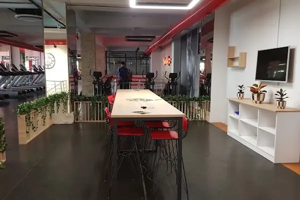 Aura Fitness Club - Başakşehir Spor Salonu - Resim 7