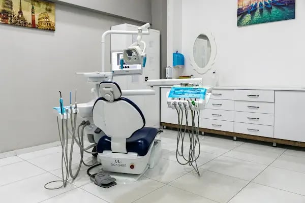 Beyaz Işık Diş Polikliniği Bahçelievler - Resim 3