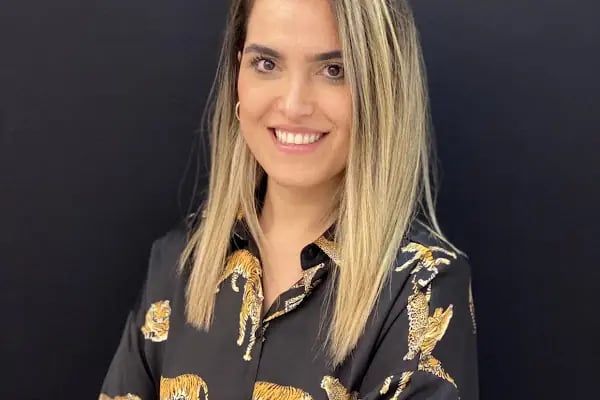 Ortodontist Dr. Emel Engin Çakıroğlu -EEC Smile Clinic - Resim 14