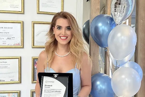 Ortodontist Dr. Emel Engin Çakıroğlu -EEC Smile Clinic - Resim 6