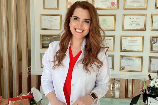 Ortodontist Dr. Emel Engin Çakıroğlu -EEC Smile Clinic - Resim 10