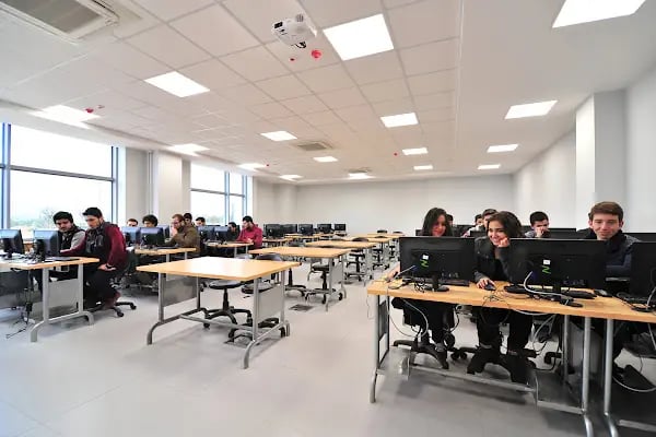 Bilgisayar Ve Bilişim Bilimleri Fakültesi - Resim 4