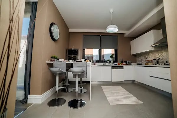 Palm City Modern - Resim 13