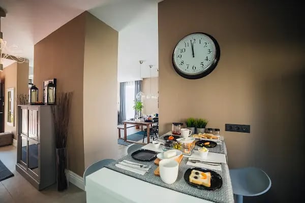 Palm City Modern - Resim 11