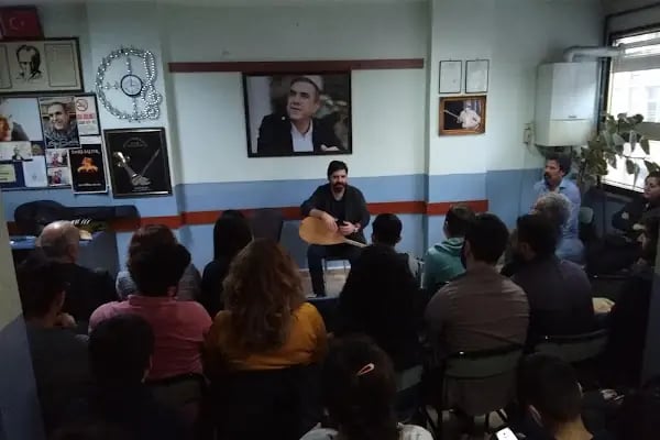 Trio Sanat Akademi & Müzik kursu & Keman Kursu & Şan Kursu & Bateri Kursu - Resim 2