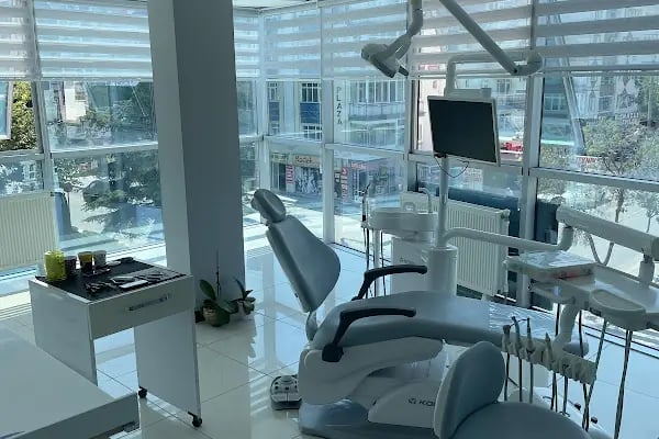 Diş Hekimi Dr. Anife Göktaş - Resim 3