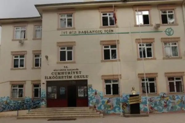 Antalya Pınarlı Cumhuriyet İlkokulu - Resim 1