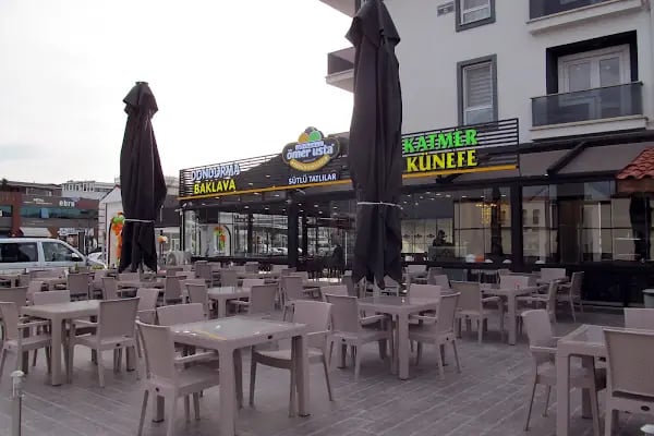 Göynüklü Ömer Usta Dondurmaları Serdivan - Resim 5