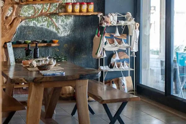 Goldenia Zeytinyağı Fabrika Satış Mağazası - Resim 17