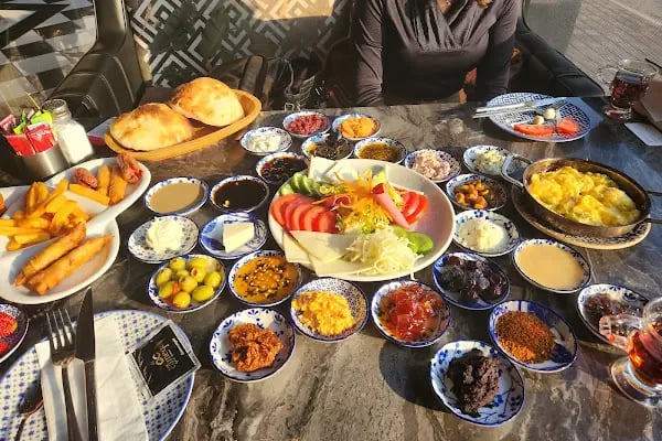 KAHVALTI Cameqan gold KAFE - RESTORANT - Resim 1