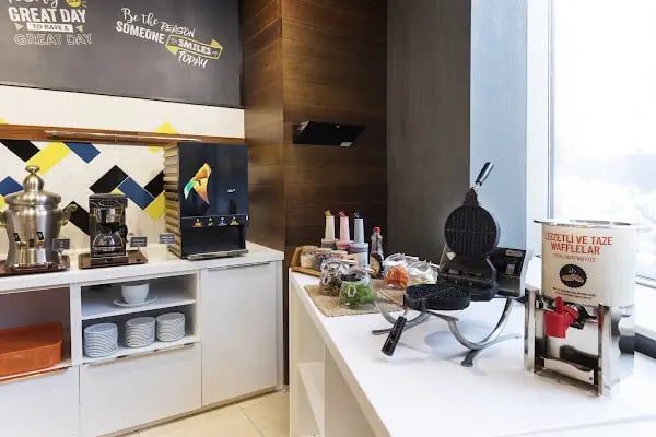 Hampton by Hilton Istanbul Kayasehir - Resim 4