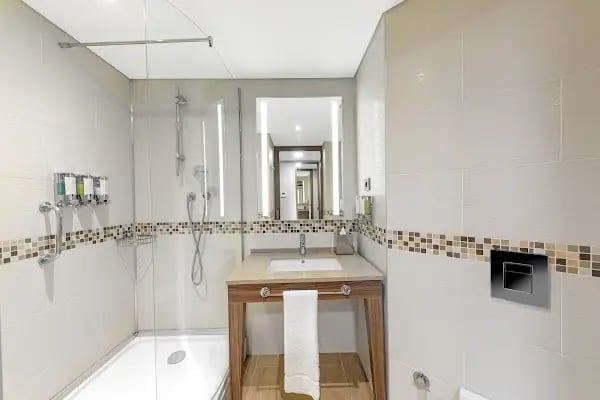 Hampton by Hilton Istanbul Kayasehir - Resim 3