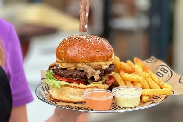 Boho Social Pub - Resim 3