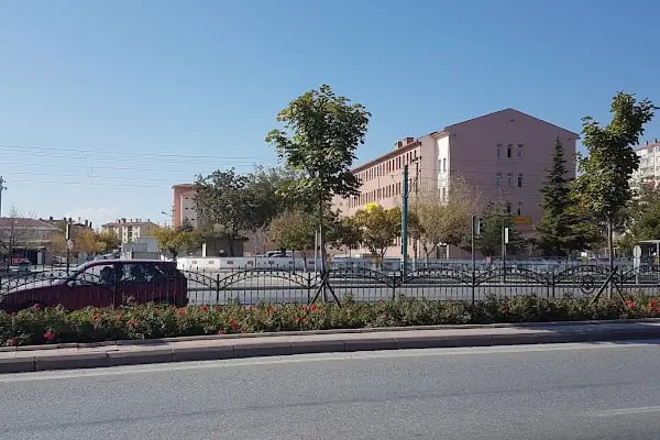 Tramvay Teknik Lise Durağı - Resim 1
