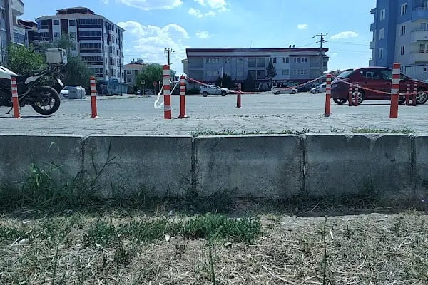 Özel Nev Balıkesir Hastanesi Otoparkı - Resim 7