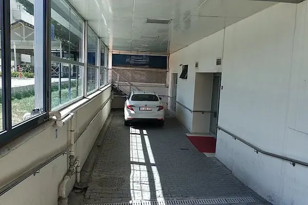 Özel Nev Balıkesir Hastanesi Otoparkı - Resim 5