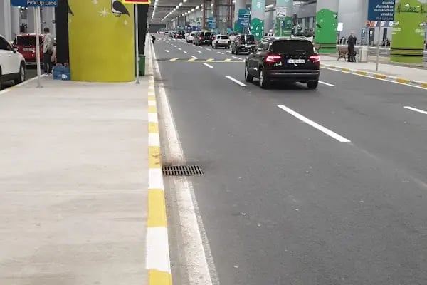 SOCAR İstanbul Havalimanı Rent A Car Giriş İstasyonu - Resim 8