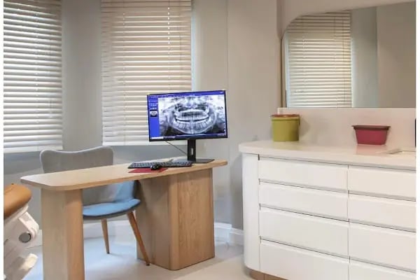Cemre Dalaman Ağız ve Diş Sağlığı Kliniği - Resim 3