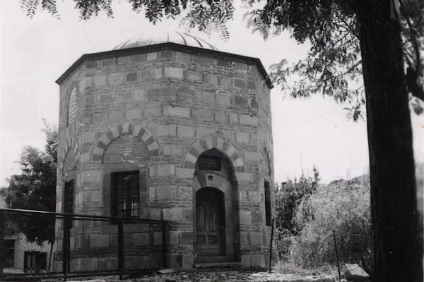 Osman Fazıl Paşa Türbesi - Resim 11