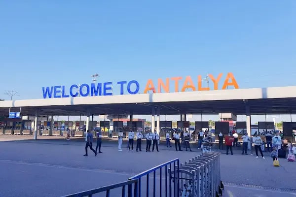 Antalya Havalimanı - Resim 3