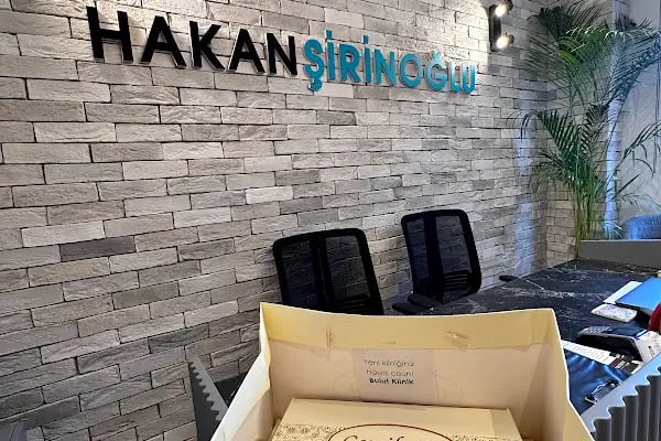 Prof. Dr. Hakan Şirinoğlu Estetik ve Plastik Cerrahi Kliniği - Resim 7