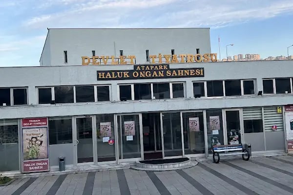 Devlet Tiyatrosu Haluk Ongan Sahnesi - Resim 3