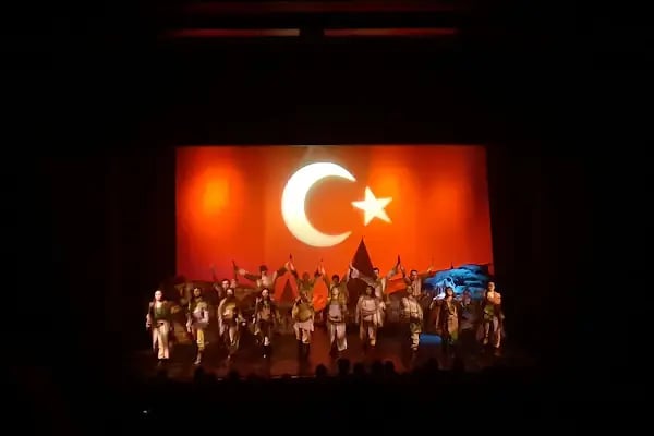 Devlet Tiyatrosu Haluk Ongan Sahnesi - Resim 17