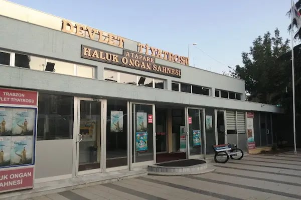 Devlet Tiyatrosu Haluk Ongan Sahnesi - Resim 1