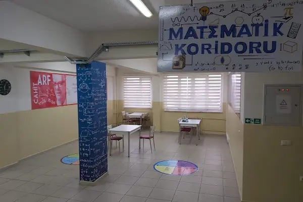 Şule Yüksel Şenler Kız Anadolu İmam Hatip Lisesi - Resim 13