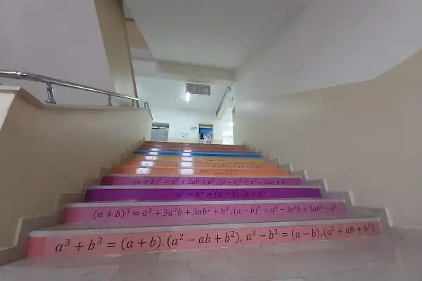 Şule Yüksel Şenler Kız Anadolu İmam Hatip Lisesi - Resim 14