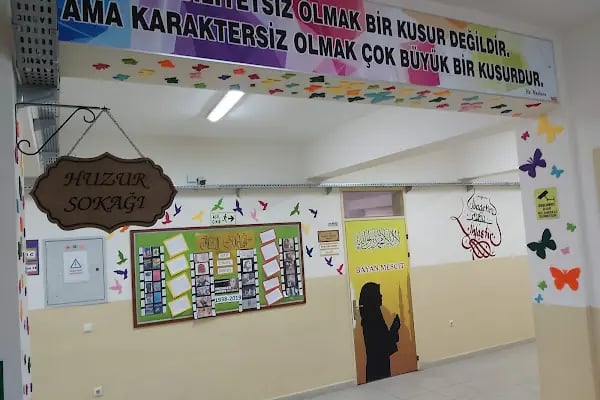 Şule Yüksel Şenler Kız Anadolu İmam Hatip Lisesi - Resim 11