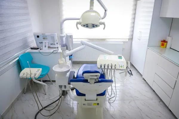 Diş Hekimi Ömer Faruk Çiçek - Resim 2