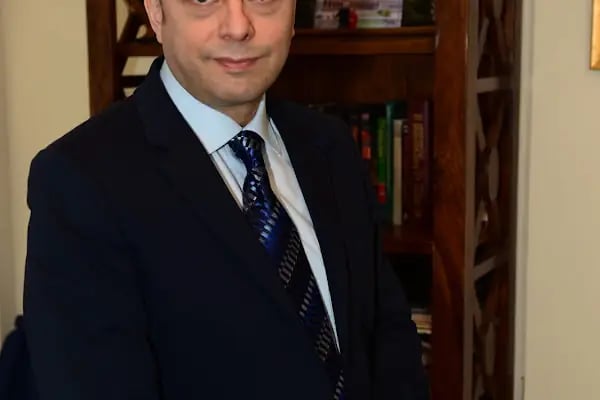 Op.Dr.Ömer Ambarcıoğlu l Burun Estetiği l Göğüs Estetiği l Liposuction l Dolgu &amp; Botoks l Saç Ekimi - Resim 2