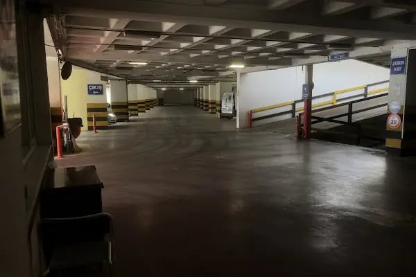 Adliye Katlı Otoparkı - Resim 3