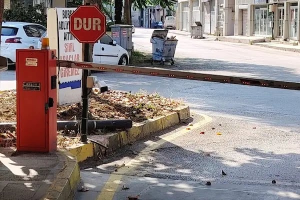 Adliye Katlı Otoparkı - Resim 5