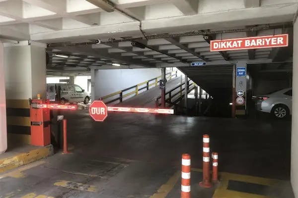 Adliye Katlı Otoparkı - Resim 2