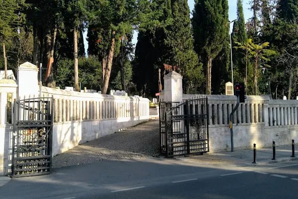 Adile NAŞİT'in Mezarı - Resim 19