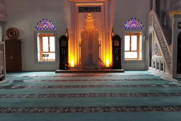 İÇERENKÖY SULTAN ALPARSLAN CAMİİ - Resim 2