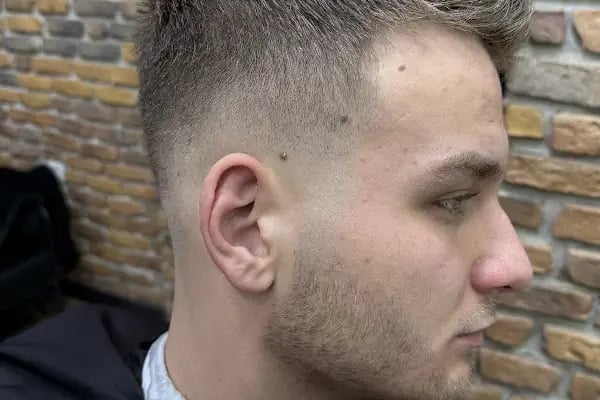 Hair Doctor Onur Topova Berber Güzellik Merkezi - Resim 13
