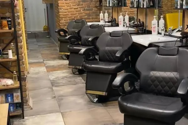 Hair Doctor Onur Topova Berber Güzellik Merkezi - Resim 5